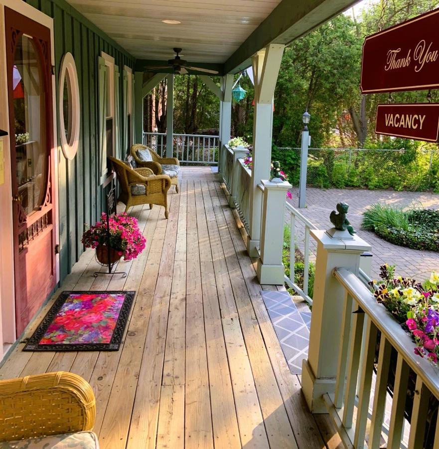 Weatherpine Inn Niagara-on-the-Lake Exterior photo