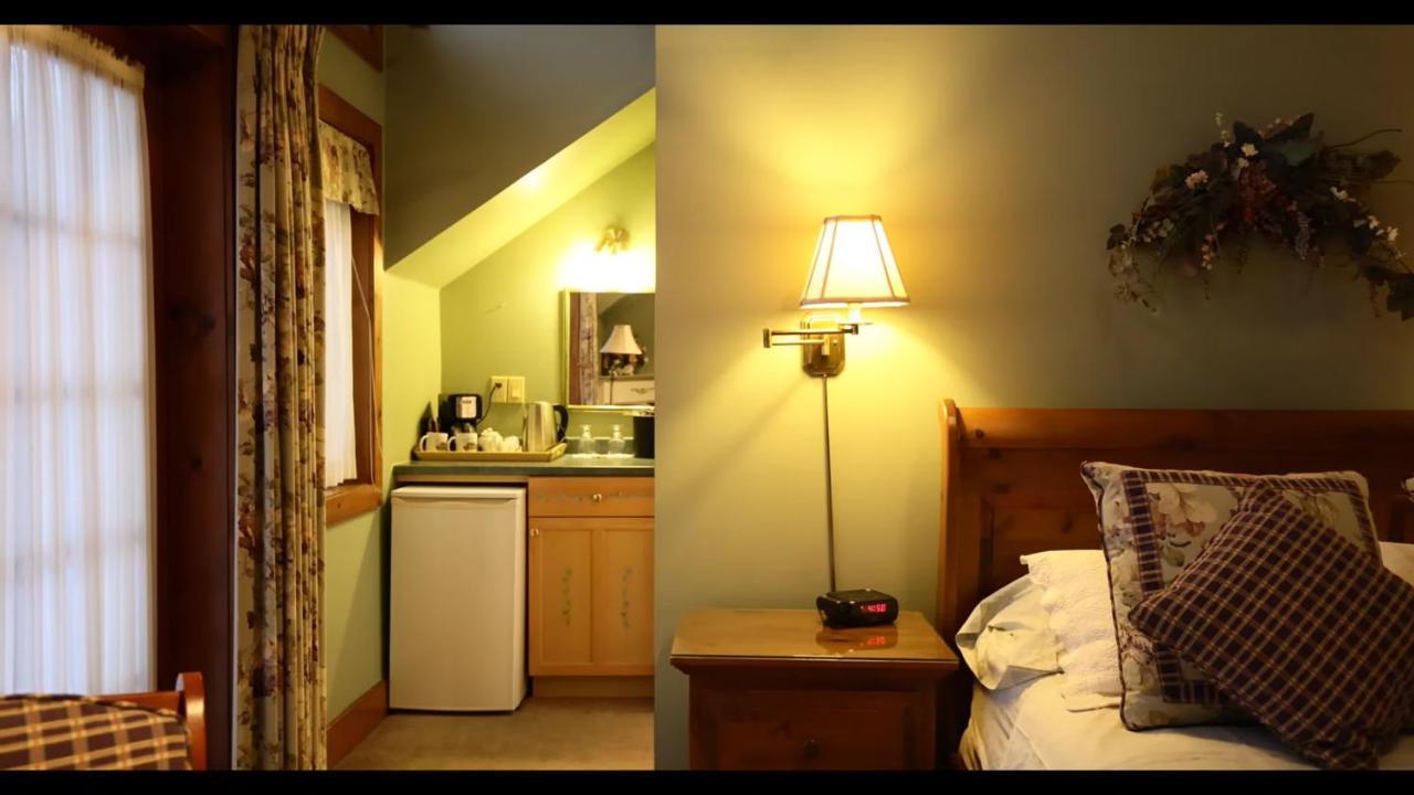 Weatherpine Inn Niagara-on-the-Lake Exterior photo