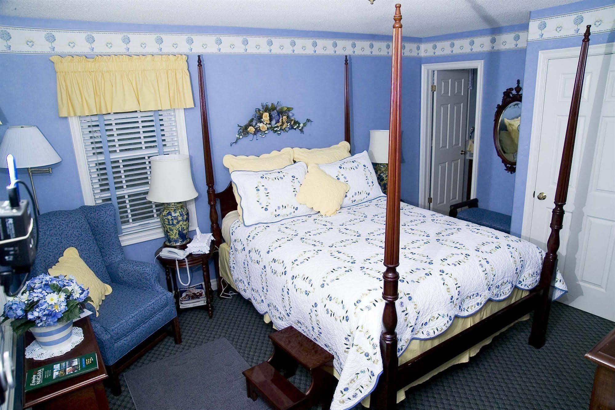 Weatherpine Inn Niagara-on-the-Lake Exterior photo